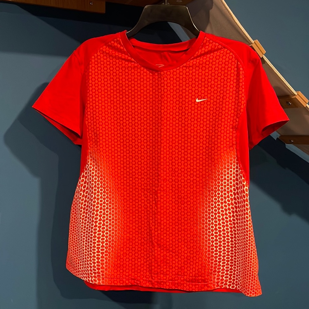 Medium Nike Red Workout shirt